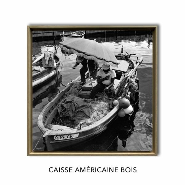 Photo de pêcheurs au vieux port d'Ajaccio en Corse – Image 11