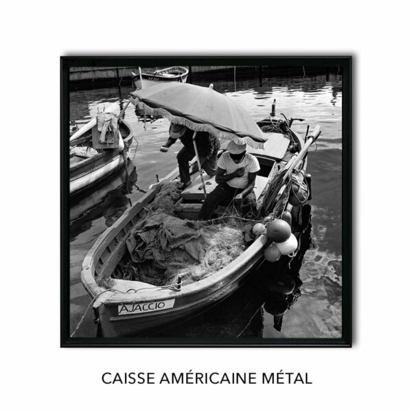 Photo de pêcheurs au vieux port d'Ajaccio en Corse – Image 10
