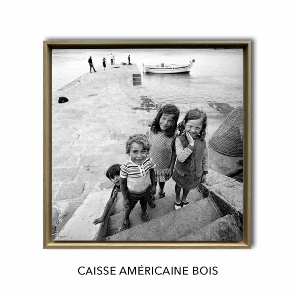 Photo d'enfants au quai des pêcheurs à Ile-Rousse en Corse – Image 11