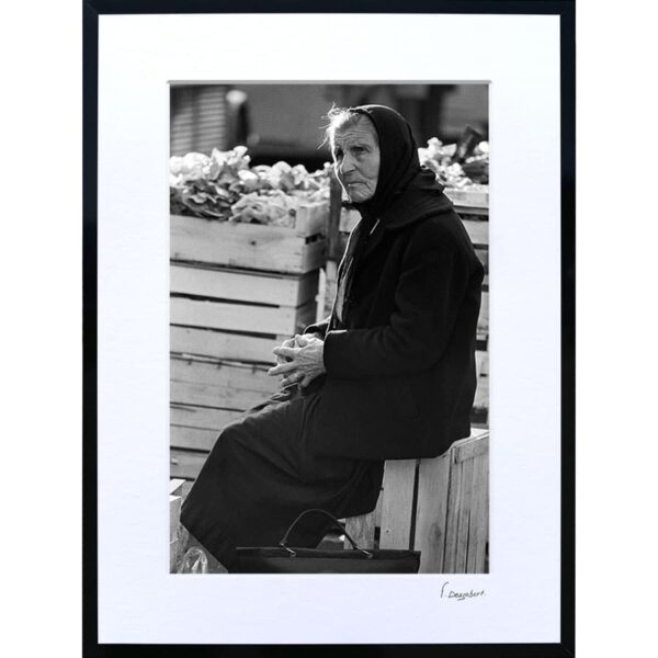 Passe-Partout - Vieille dame au marché, Ajaccio – Image 2
