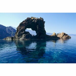 Photo de l'arche dans le golfe de Porto en Corse